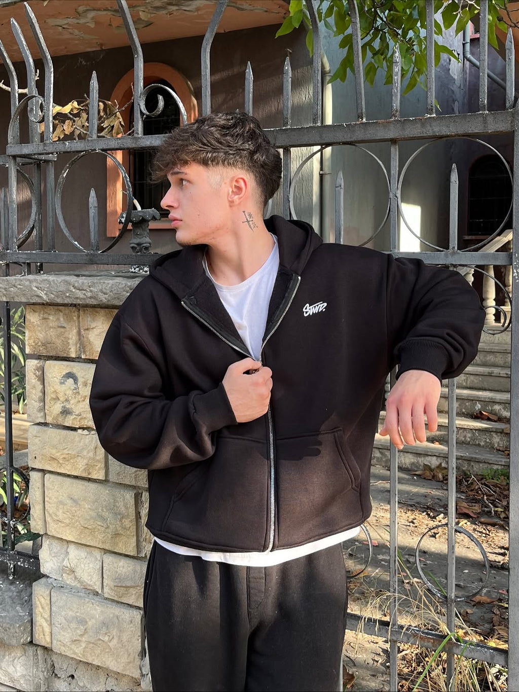 VESTE STWD