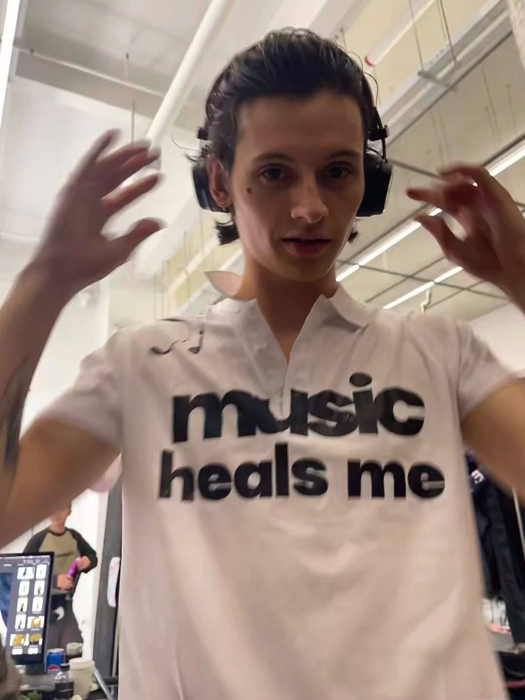 MUSIC HEALS ME PULL
