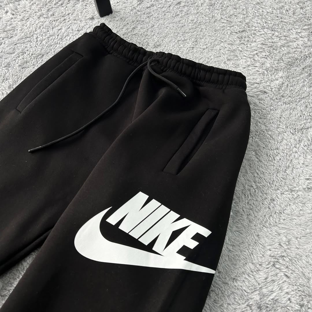 BAGGY NIKE POCKET